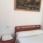 ペンション テルーエル ゲストハウス